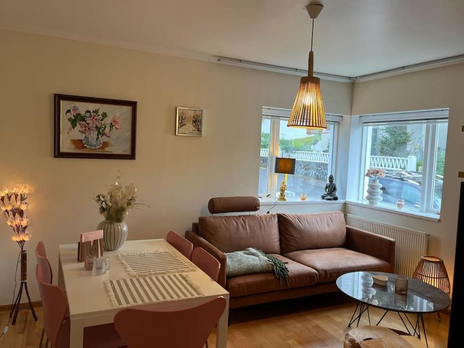 Charming 3 Bedroom Apartment Akureyri Exterior foto